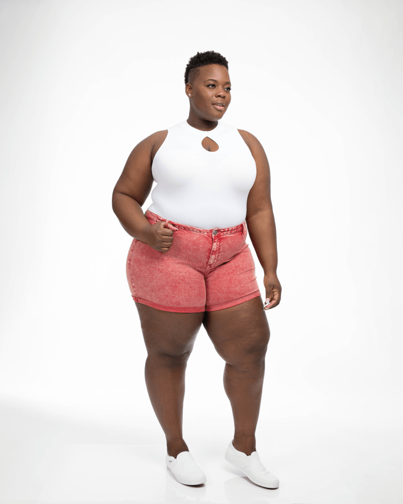 Front of a model wearing a size 14W Maple Rolled Denim Short in Americana by 1822 Denim. | dia_product_style_image_id:202945